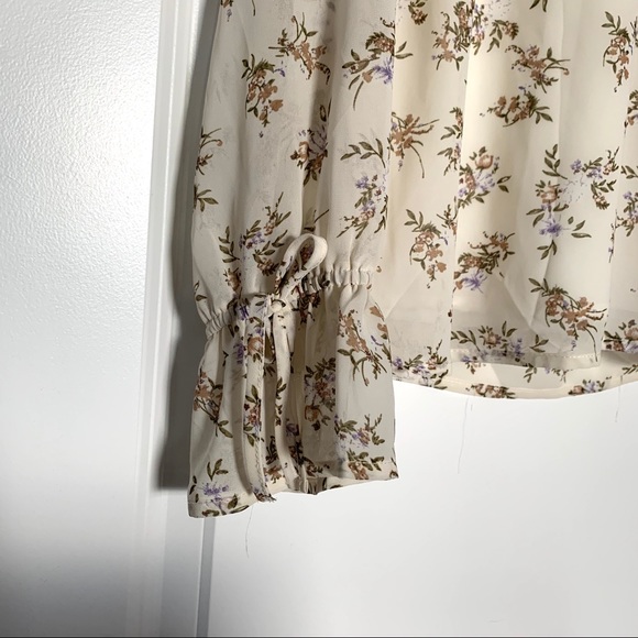 THE EDITORS MARKET - Cream Floral Blouse - Size M - Picture 2 of 6